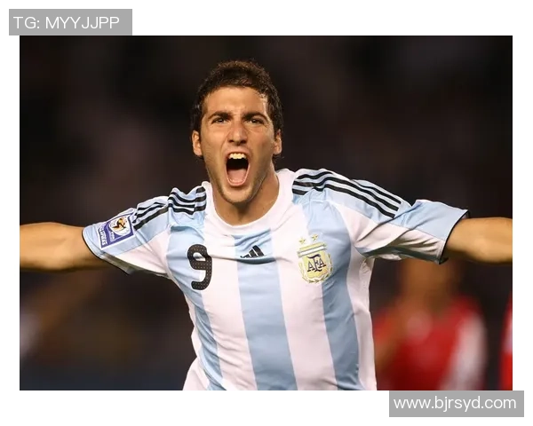 17号足球明星前锋的传奇故事与辉煌成就揭秘